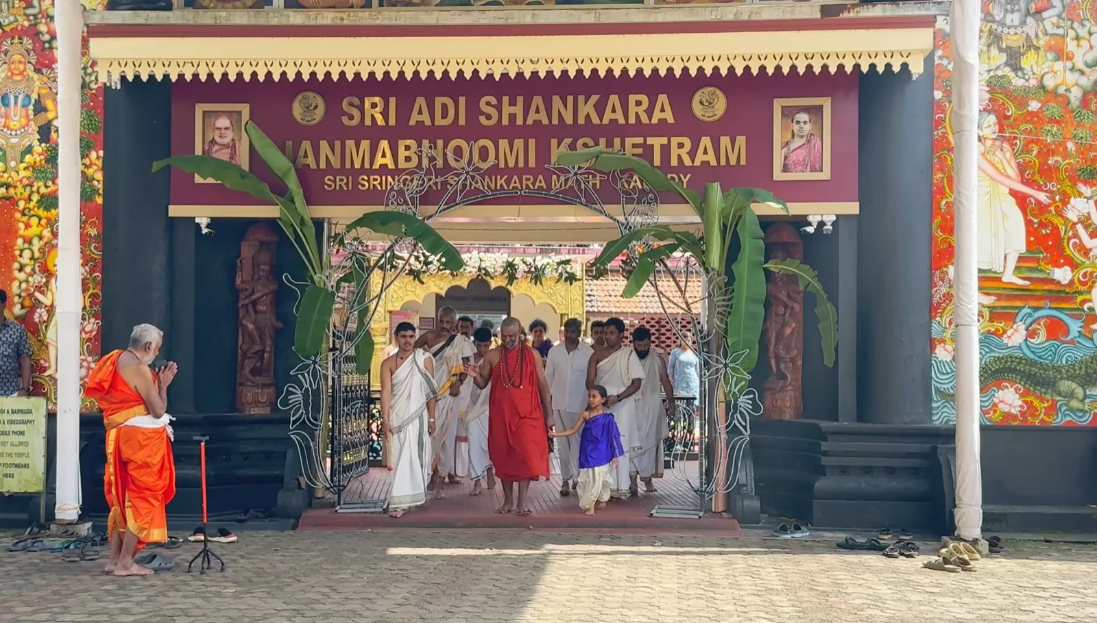 Sri Yogi Guruji at Kalady Adi Shankaracharya Temple