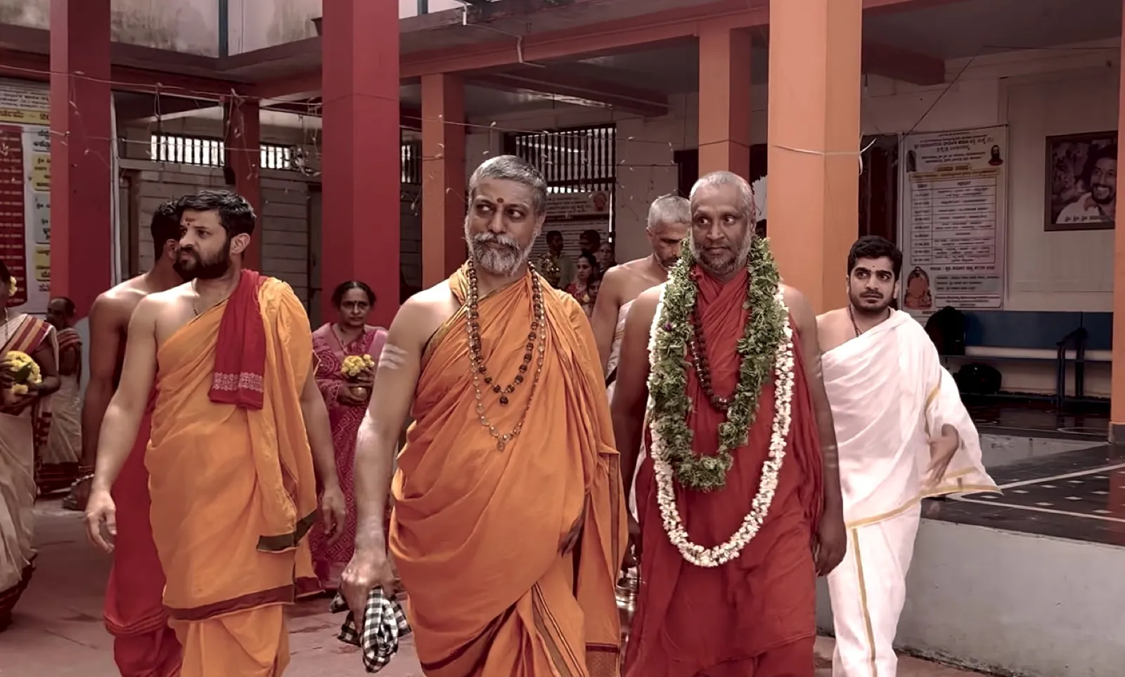 Sri Yogi Guruji at Bangaramakki Anjaneya Temple
